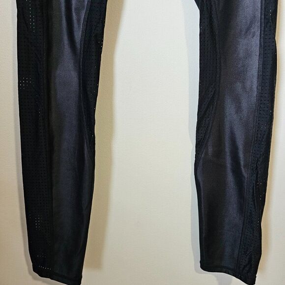EUC LIKE NEW FABLETICS MOTION 365+ BY FABLETICS BLACK SOFT LEGGINGS SIZE MEDIUM - Picture 8 of 15